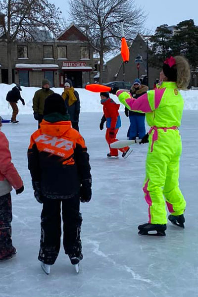 jonglerie en patins a glace