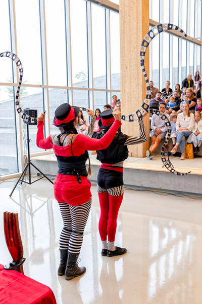spectacle-bouchees-cirque-02 spectacle bibliotheque